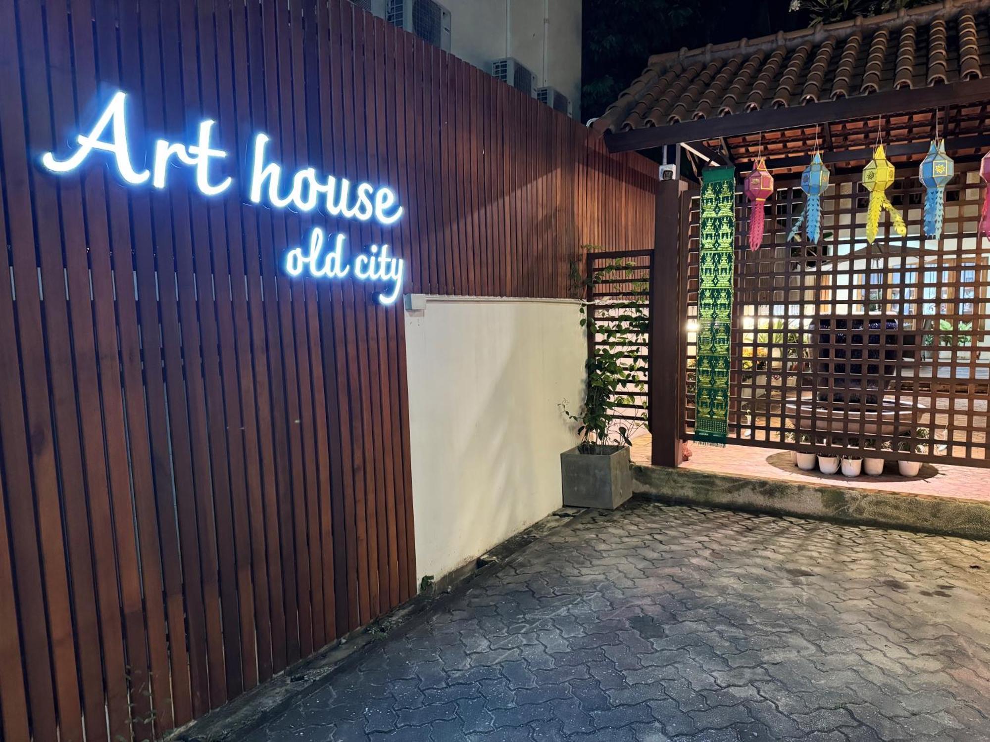 Art House Old City Chiang Mai Extérieur photo